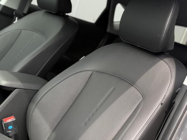 Hyundai Kona Electric Premium 65.4 kWh / Dynamische Routeplanner / Climate Control / Adaptive Cruise Control / 360 Camera / Stoel- & Stuurverwarming / Stoelverkoeling / Snel Leverbaar! /
