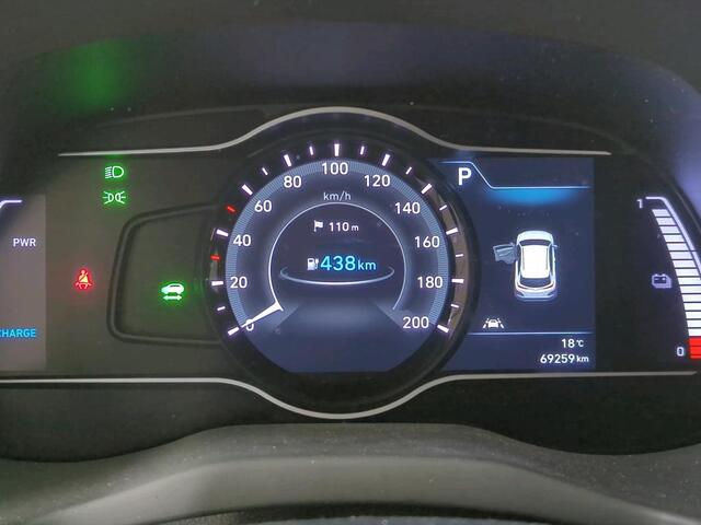 Hyundai Kona EV Premium 64 kWh warmtepomp Trekhaak Camera Vol Leder Stoelverw+koeling Two Tone