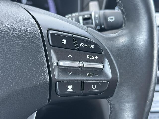 Hyundai Kona EV Fashion 64 kWh Navigatie / Cruise control / Camera / Apple carplay - Android auto / Parkeersensoren / Vierseizoensbanden