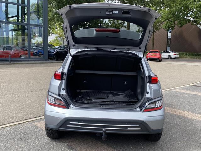 Hyundai Kona Trend 3 FASE LADEN! 64kwh NAVI by Applecarplay/Android auto | rijklaarprijs incl. 12mnd Bovag garantie.