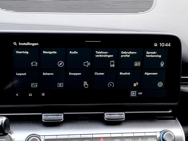 Hyundai Kona 1.6 GDI HEV Premium / Lederen bekleding / Stoel verwarming en ventilatie / 360 Graden Camera / 18 " lm / Led Koplampen /