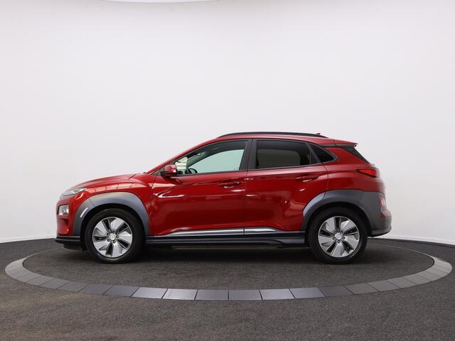 Hyundai Kona EV Premium 64 kWh | Achteruitrijcamera | Navigatie |