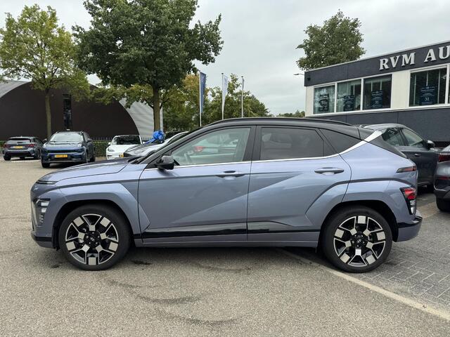 Hyundai Kona Electric Premium Sky 65.4 kWh VAN: 37.900,- VOOR: 35.770,- UW HERFSTVOORDEEL: 2.130,- EURO | NIEUW 51.500,-EURO! | ORIG. NL.| DEALER ONDERHOUDEN