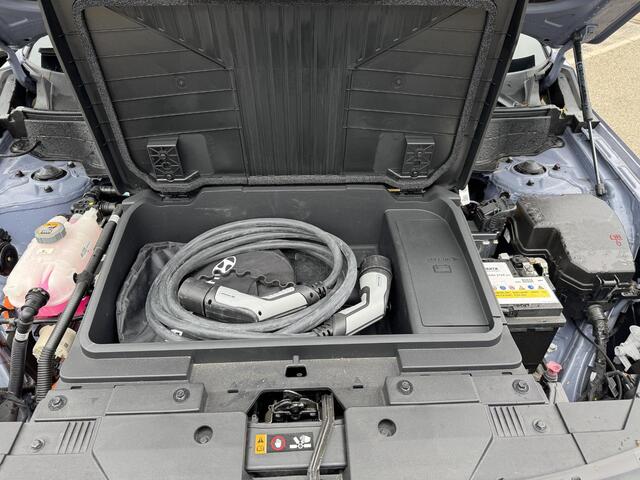 Hyundai Kona Electric Premium Sky 65.4 kWh VAN: 37.900,- VOOR: 35.770,- UW HERFSTVOORDEEL: 2.130,- EURO | NIEUW 51.500,-EURO! | ORIG. NL.| DEALER ONDERHOUDEN