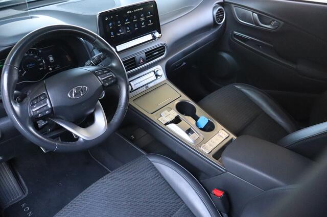Hyundai Kona EV Premium 64 kWh | Geen import | Leer | Head Up Display | Warmt