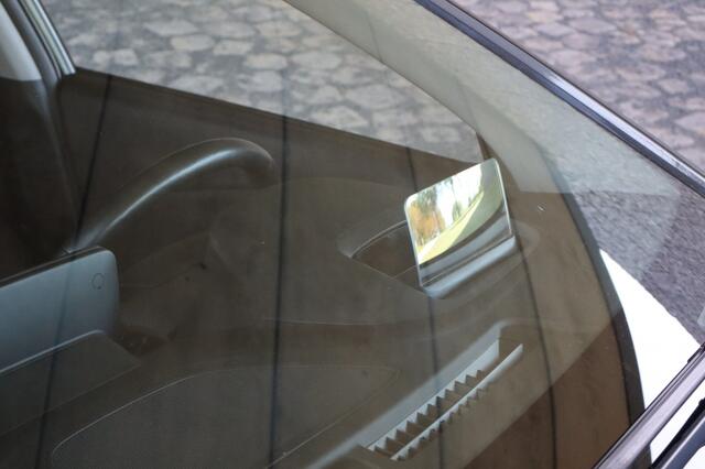 Hyundai Kona EV Premium 64 kWh | Geen import | Leer | Head Up Display | Warmt