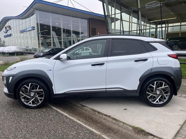 Hyundai Kona 1.6 GDI HEV Premium / Automaat / Trekhaak / Stoelverw. + verkoeling / Apple Carplay - Android Auto / Keyless / Camera / 18'' LMV /