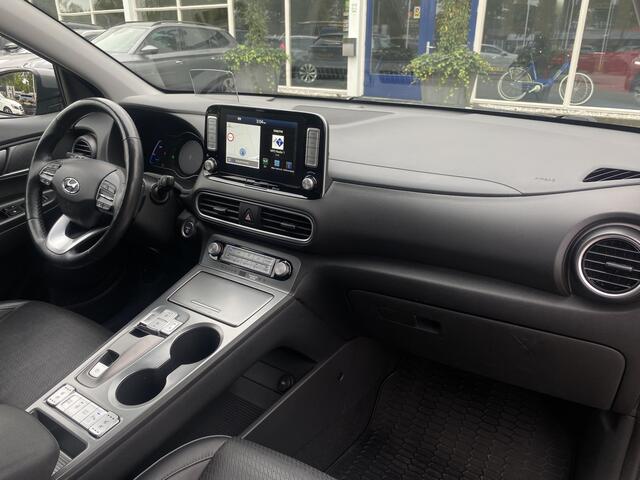 Hyundai Kona EV Premium 64 kWh 204PK SOH 100%, Trekhaak, Head up, Rijklaar met beurt & garantie!