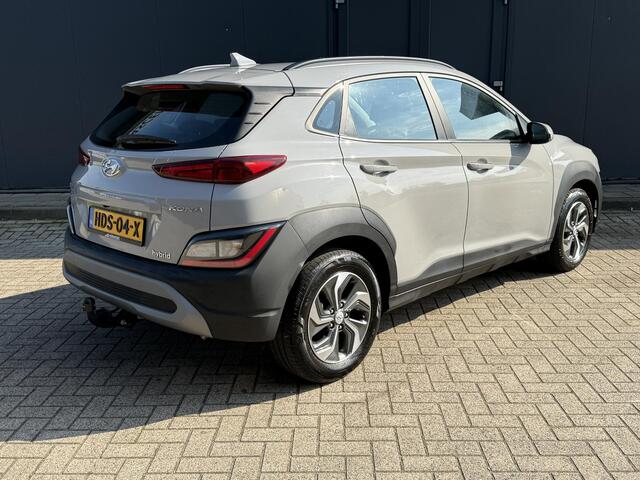 Hyundai Kona 1.6 GDI HEV Comfort Automaat / Dealer onderhouden / Trekhaak 1.300 kg / Navigatie via Apple Carplay Android / 16" Lichtmetalen wielen /