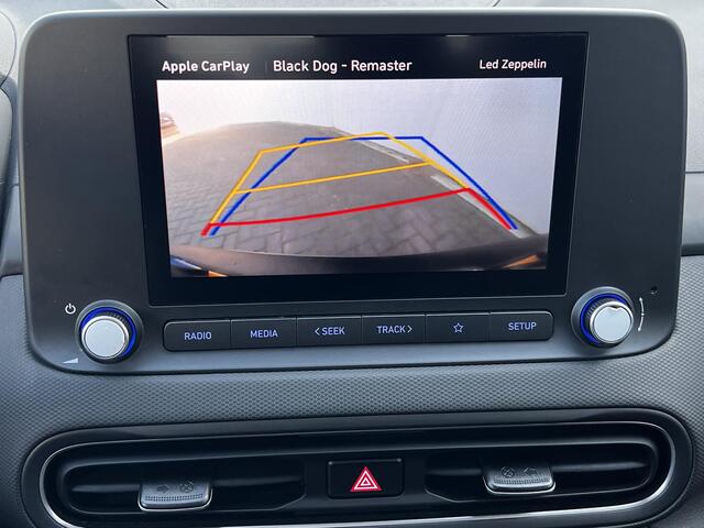 Hyundai Kona 1.6 GDI HEV Comfort Automaat / Dealer onderhouden / Trekhaak 1.300 kg / Navigatie via Apple Carplay Android / 16" Lichtmetalen wielen /