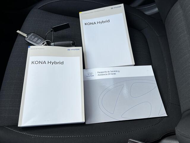 Hyundai Kona 1.6 GDI HEV Comfort Automaat / Dealer onderhouden / Trekhaak 1.300 kg / Navigatie via Apple Carplay Android / 16" Lichtmetalen wielen /