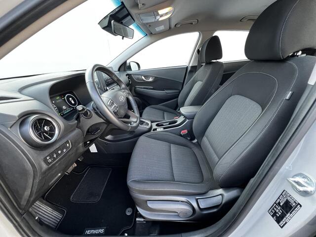 Hyundai Kona 1.6 GDI HEV Comfort Automaat / Dealer onderhouden / Trekhaak 1.300 kg / Navigatie via Apple Carplay Android / 16" Lichtmetalen wielen /