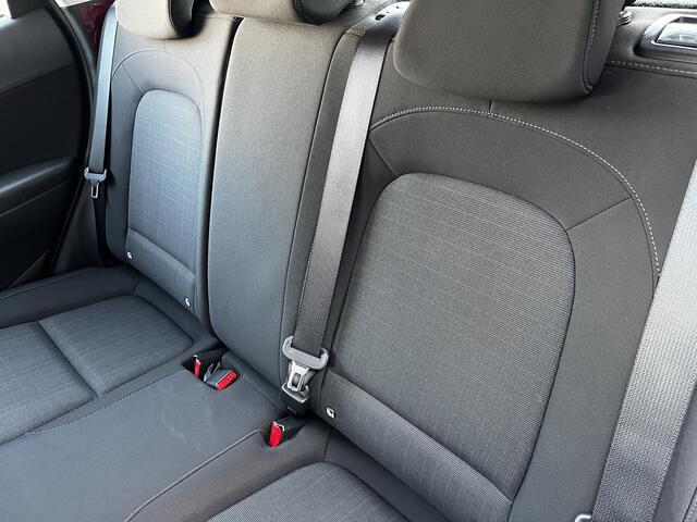 Hyundai Kona 1.6 GDI HEV Comfort Automaat / Dealer onderhouden / Trekhaak 1.300 kg / Navigatie via Apple Carplay Android / 16" Lichtmetalen wielen /
