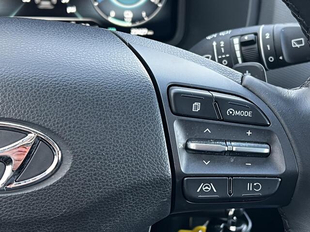Hyundai Kona 1.6 GDI HEV Comfort Automaat / Dealer onderhouden / Trekhaak 1.300 kg / Navigatie via Apple Carplay Android / 16" Lichtmetalen wielen /