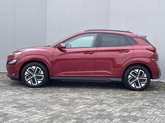 Hyundai Kona EV Comfort Smart 64 kWh / 3 fase laden / CCS laden / All-Season banden / Apple carplay/Android auto / Navigatie / Achteruitrijcamera / Stoelverwarming / Stuurverwarming / Krell audio