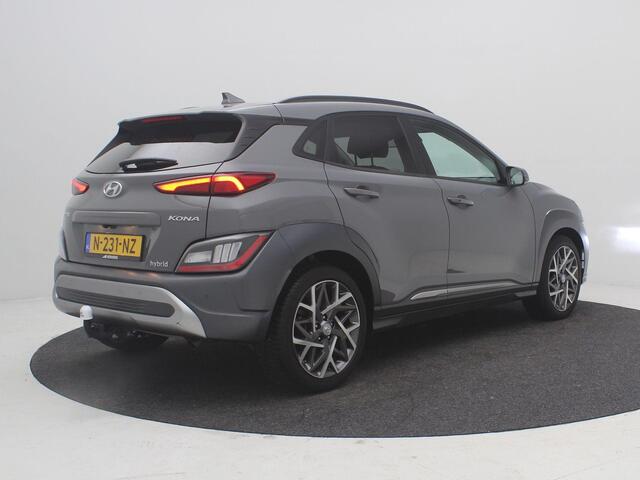 Hyundai Kona 1.6 GDI HEV Premium / Dealeronderhouden / 1ste Eigenaar / Trekhaak / 1300 kg Trekgewicht / Stoel en Stuurverwarming / Apple Carplay / Navigatie / HUD Display / NL Auto /