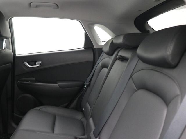 Hyundai Kona 1.6 GDI HEV Premium / Dealeronderhouden / 1ste Eigenaar / Trekhaak / 1300 kg Trekgewicht / Stoel en Stuurverwarming / Apple Carplay / Navigatie / HUD Display / NL Auto /