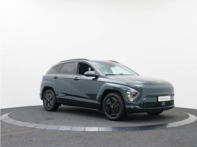 Hyundai Kona 64,8 kWh Pure Edition | Navigatie | Parkeer Sensoren |