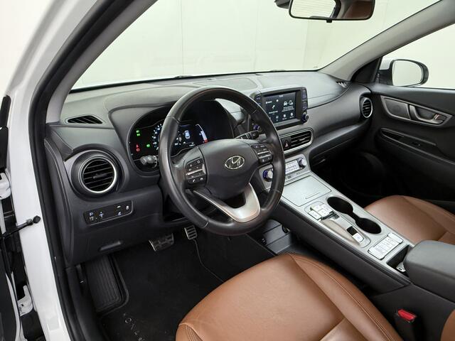 Hyundai Kona EV 64kWh Leder Warmtepomp Camera Adap. Cruise + stop&go Apple Carplay Android Comfort Ecc Pdc Navi* Isofix DAB Led Lmv 17" Lane Assist FCA Keyless 1e Eigenaar Origineel Nederlandse Auto