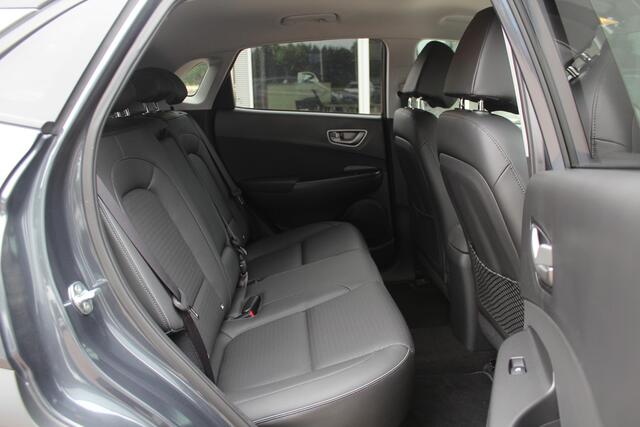 Hyundai Kona EV Premium 64 kWh / Camera / Leder / Head-up / 18'' / Navigatie / Stuur+Stoelverwarming / Keyless / KRELL Audio / DAB / ACC