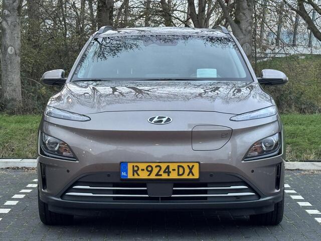 Hyundai Kona EV Fashion 64 kWh | 3-Fase OBC lader | Adaptieve cruisecontrol | Grootscherm Navigatie | Achteruitrijcamera | Apple Carplay & Android Auto | Head-up display |