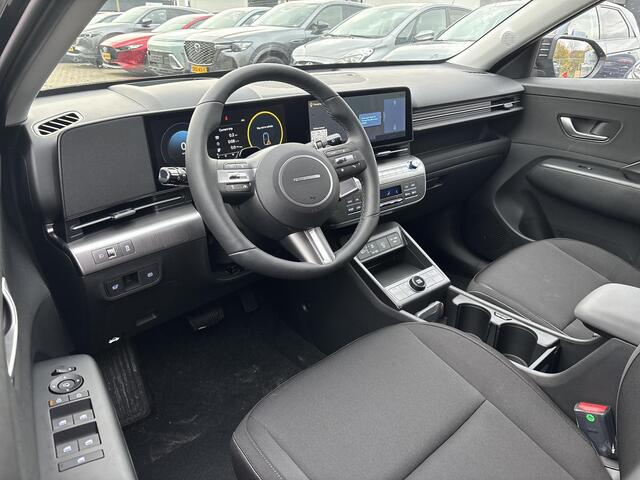 Hyundai Kona Electric Comfort Smart 64.8 kWh Apple Carplay / Android Auto | Adaptieve Cruise Control | Stoel / Stuurverwarming | Camera | LED-Verlichting | Uit Voorraad Leverbaar | Warmte Pomp |