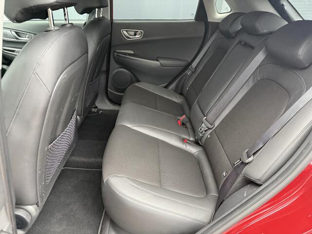 Hyundai Kona EV Fashion Design 64 kWh / Eerste Eigenaar / Dealer Onderhouden / Trekhaak / SOH 100% / Head-Up Display / Adaptive Cruise / Stoel Verwarming / Achteruitrij Camera / Keyless /