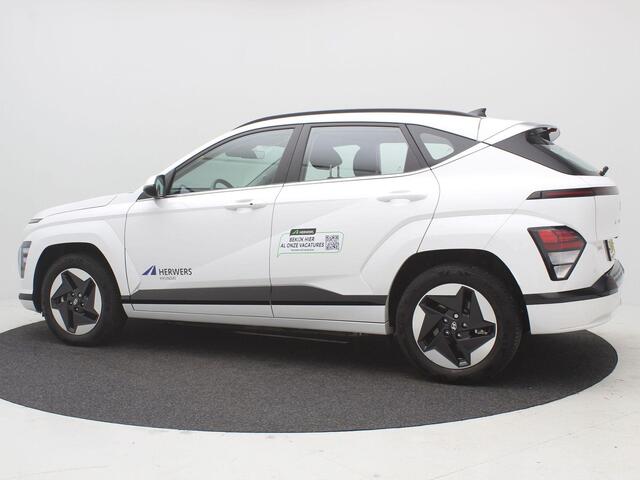 Hyundai Kona Comfort 65.4 kWh + Warmtepomp / batterijverwarming / 3-fase Laden / Navigatie / Keyless Entry & Start en Go / Adaptieve Cruise Control /
