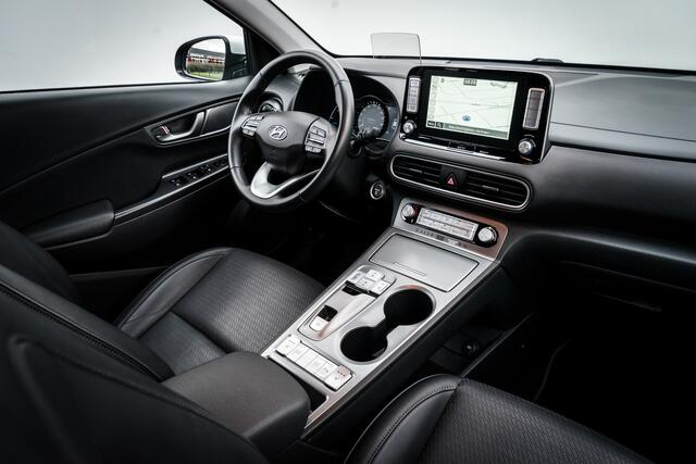 Hyundai Kona EV Premium 64 kWh | Leer | Clima | Navi | Camera | | Two-Tone lak | Navigatie | PDC V/A | Stoel / stuur verwarming |