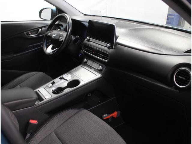 Hyundai Kona EV Fashion 64 kWh CLIMATE | CAMERA | DAB | CARPLAY | ADAPCRUISE | LED | NAVI | LMV17