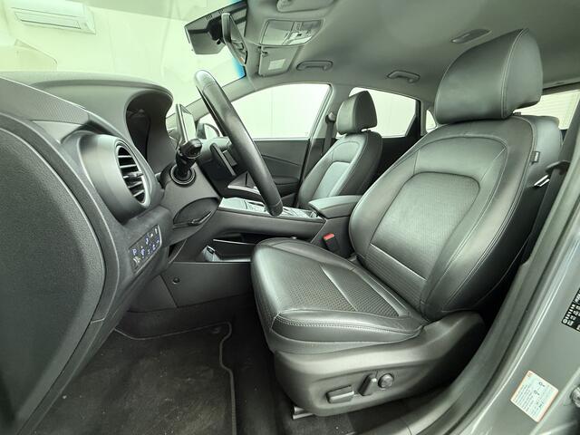 Hyundai Kona EV Premium 64kWh Leer SOH 100% Warmtepomp Krell®-Premium Audio Stoelverwarming+Koeling Camera Apple Carplay Android Auto Head-Up Display Stuurverwarming Elek.Stoelen Blind Spot Lane Assist VESS 1e Eigenaar Origineel Nederlandse Auto 45.000,-nieuw