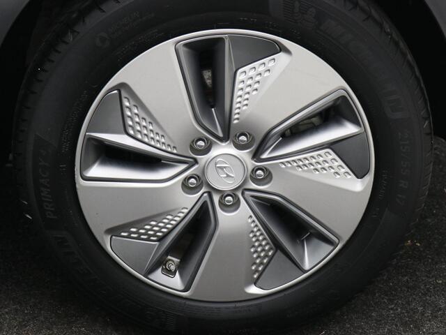Hyundai Kona EV Fashion 64 kWh / SOH 100% / Lederen Bekleding / Navigatie / KRELL Audio / Adaptive Cruise Control / Climate Control / Achteruitrijcamera /