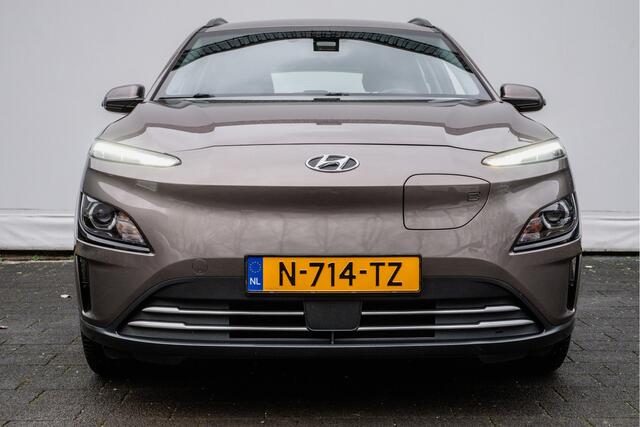 Hyundai Kona EV Comfort 64 kWh 3-Fase/ Facelift!/ Navigatie/ Carplay/ Krell audio/ Camera/ Adapt. cruise/ Dab/ Keyless