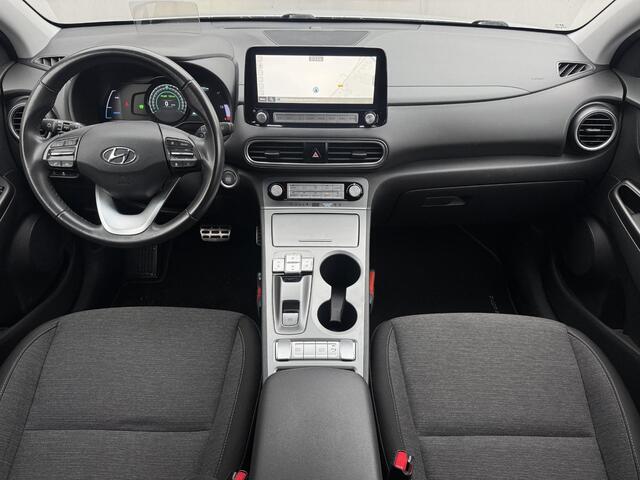 Hyundai Kona EV Fashion 64 kWh Automaat / Accu SoH 97,4% / HUD / Camera / Adaptieve Cruise / Apple Carplay & Android / DodeHoek Detectie / Krell Audio / Navigatie /
