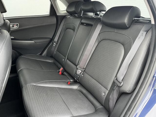 Hyundai Kona EV Limited 64 kWh / Trekhaak / Cruise control adaptief met Stop&Go en stuurhulp / Achterbank verwarmd /