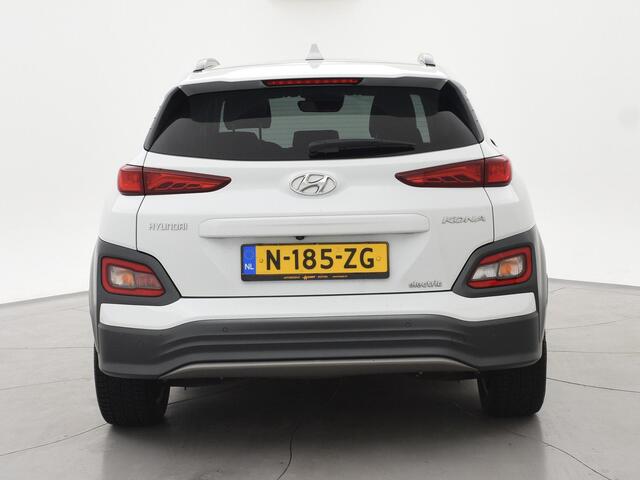 Hyundai Kona EV PREMIUM 64 KWH + LEDER | HEAD-UP | STUUR/STOELVERWARMING | CAMERA | ADAPTIVE CRUISE CONTROL