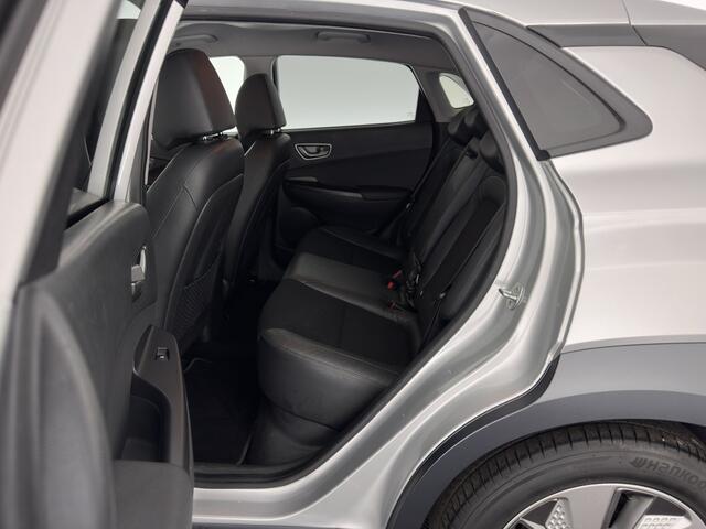 Hyundai Kona EV Fashion 64 kWh (3-Fase) {SOH-100%} (INCL-BTW) Aut * HEATPUMP | NAVI-FULLMAP | LEATHER-FABRIC | KEYLESS | CAMERA | DAB | ECC | PDC | ADAPTIVE-CRUISE | LANE-ASSIST | HEATED SEATS | PRIVACY-GLASS | HEAD-UP | SHIFT-PADDLES | 17"A