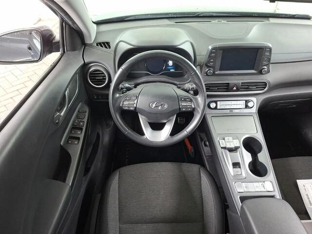 Hyundai Kona Aut. EV Comfort 64kWh | Navi | LMV |