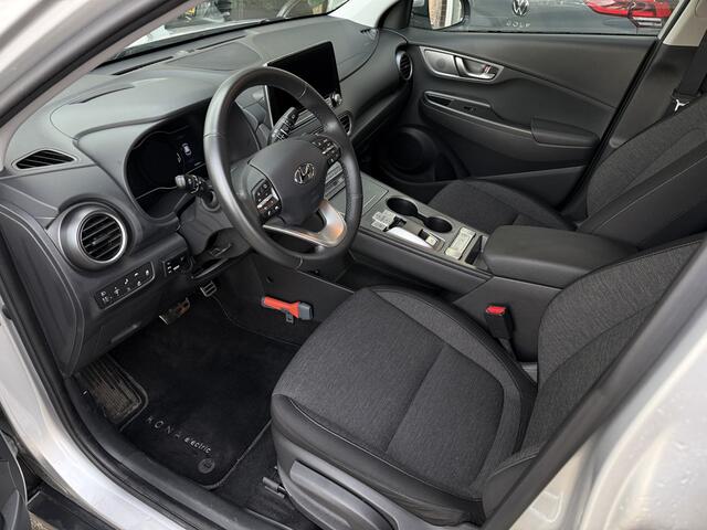 Hyundai Kona EV Fashion 64 kWh | SOH 100 % | Apple carplay/android auto | 17 inch velgen | keyless entry | achteruitrij camera |