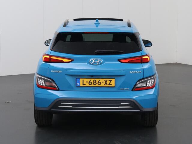 Hyundai Kona EV Limited Sky 64 kWh | Schuifdak | Head-Up | Parkeercamera | Cruise Control Adaptief | Stoelverwarming/ventilatie | Krell Audio |