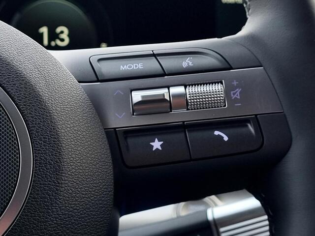 Hyundai Kona 1.6 GDI HEV Premium / Modeljaar 2026 / 3000 Korting / Stoelverkoeling / Stuurverwarming / Stoelverwarming Voor + Achter / Snel Leverbaar! /