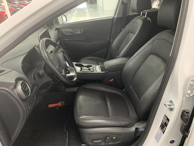 Hyundai Kona EV Limited 64 kWh NAVIGATIE | ACHTERUITRIJCAMERA | LEDEREN BEKLEDING
