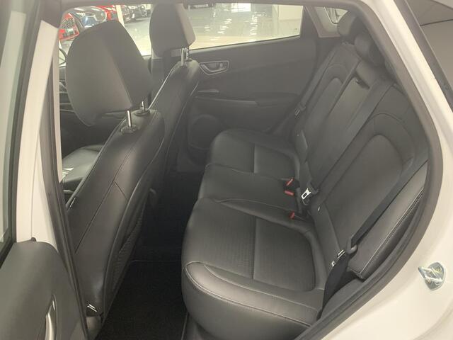 Hyundai Kona EV Limited 64 kWh NAVIGATIE | ACHTERUITRIJCAMERA | LEDEREN BEKLEDING