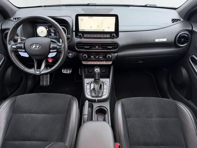 Hyundai Kona 2.0 T-GDI N Performance 280pk DCT8 / Fabrieksgarantie tot 04/2027 / Schuifdak / Dealer Onderhouden / Trekhaak / Limited Slip Diff / Adaptieve Cruise / Adaptieve Onderstel / Stoel & Stuurwielverwarming / Elektr. Stoelen / Stoelventilatie / Navigatie / Came