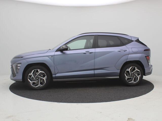 Hyundai Kona 1.6 GDI HEV N Line ¤2500,- Voordeel / Rijklaarprijs / Modeljaar 2026 / Navigatie / Apple & Android auto / Stuurverwarming / Stoelverwarming Voor + Achter /