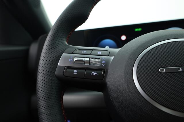 Hyundai Kona Electric N Line 65.4 kWh | Navi | Adapt. Cruise | Stoel- Stuurverw | Keyless | Camera | Elek. Achterklep v