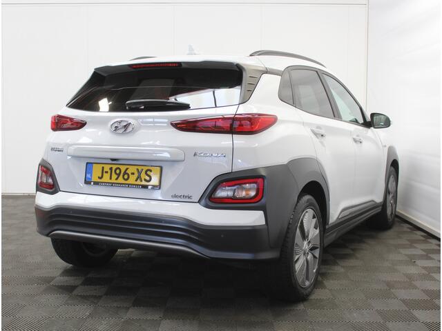 Hyundai Kona EV Fashion 64 kWh CLIMATE | ADAPCRUISE | CAMERA | CARPLAY | LMV17 | LED | DAB | HEAD-UP | NAVI | PDCA | 3FASE