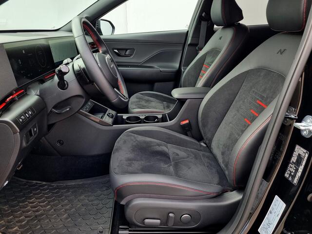 Hyundai Kona 1.6 GDI HEV N Line Automaat Fabrieksgarantie tot 11-2028 / Stoelverkoeling / Stuurverwarming / Stoelverwarming Voor + Achter / 360 Camera / Navigatie / Climate Control /