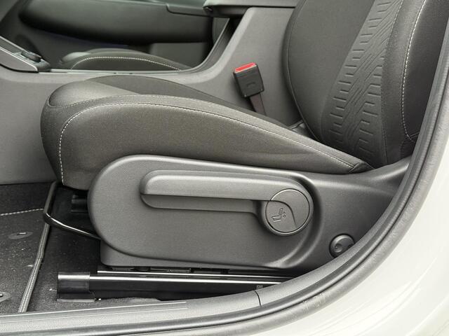 Hyundai Kona Electric Comfort Smart 65.4 kWh / 19 Inch / Stoel- & Stuurverwarming / Achteruitrijcamera / V2L /