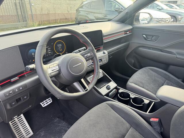 Hyundai Kona 1.6 GDI HEV N Line Sky | Uit voorraad leverbaar! | Schuif- Kanteldak | Apple Carplay/Android Auto | 360 graden camera | Elektrische achterklep | Stoelverwarming/verkoeling | Adaptief Cruise Control |